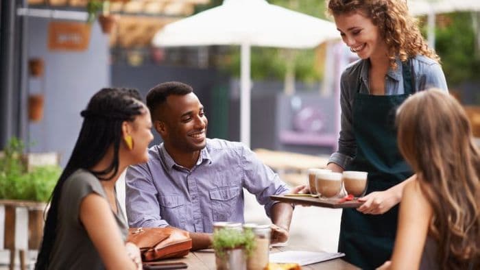 Why service plays a big role in the F&B industry?
