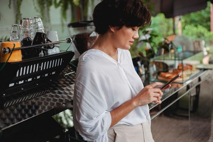 Platforms like Waitrr allow customers to browse your menu and seamlessly order and pay, without the need for additional manpower resources.